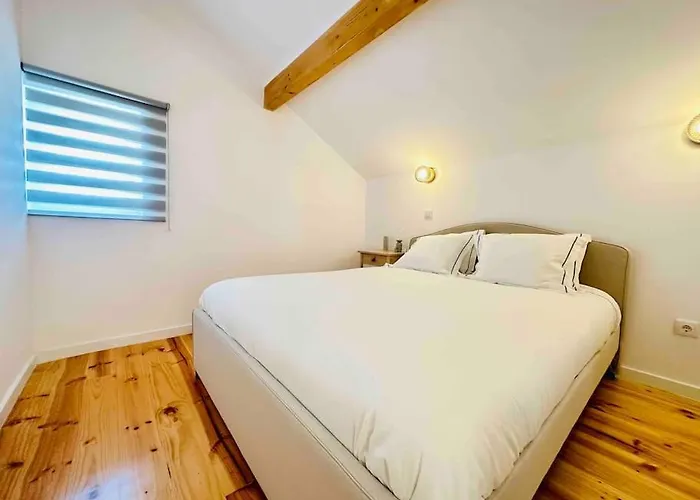 Casa de Férias New Amazing Cozy House In The Heart Lisboa