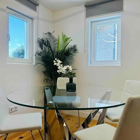 New Amazing Cozy House In The Heart Semesterbostad