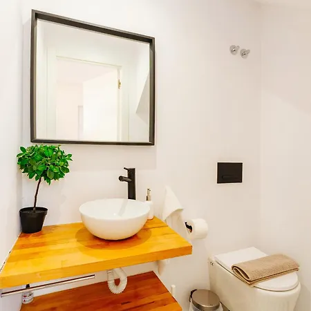 New Amazing Cozy House In The Heart Semesterbostad Lisboa
