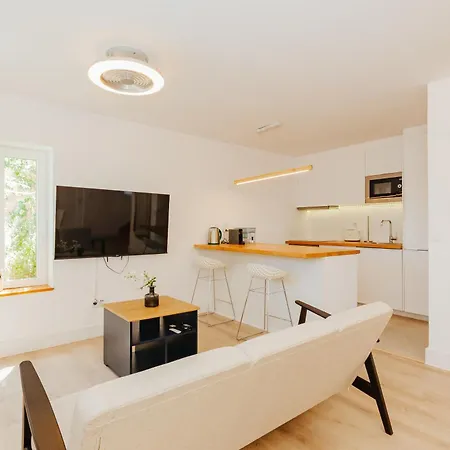 New Amazing Cozy House In The Heart Semesterbostad
