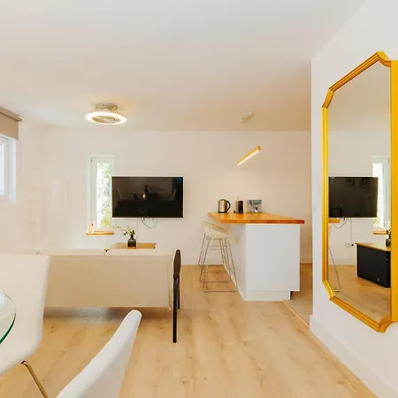 Semesterbostad New Amazing Cozy House In The Heart *