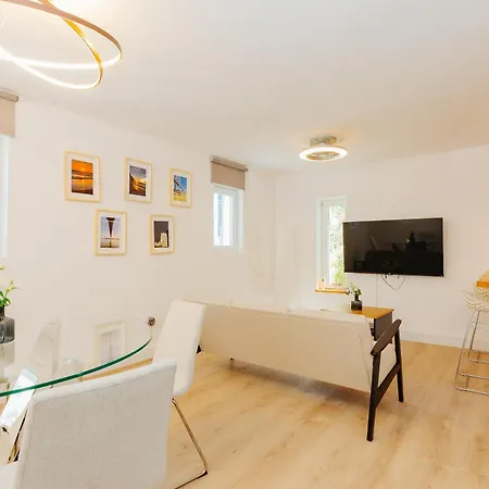 New Amazing Cozy House In The Heart Semesterbostad