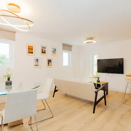 New Amazing Cozy House In The Heart Semesterbostad