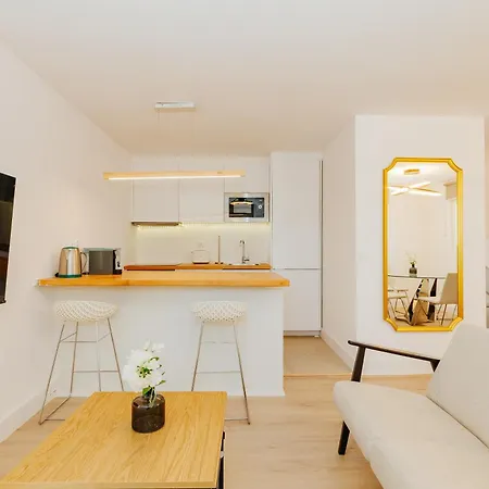 Semesterbostad New Amazing Cozy House In The Heart Lisboa
