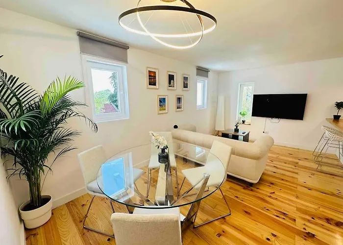 New Amazing Cozy House In The Heart Semesterbostad