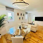 New Amazing Cozy House In The Heart 펜션
